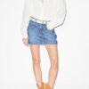 Estela-bluse i ensfarvet crepe med engelsk broderi Estela-bluse i ensfarvet crepe med engelsk broderi