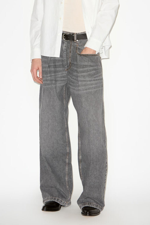 Janael højtaljede jeans med løs pasform Janael højtaljede jeans med løs pasform