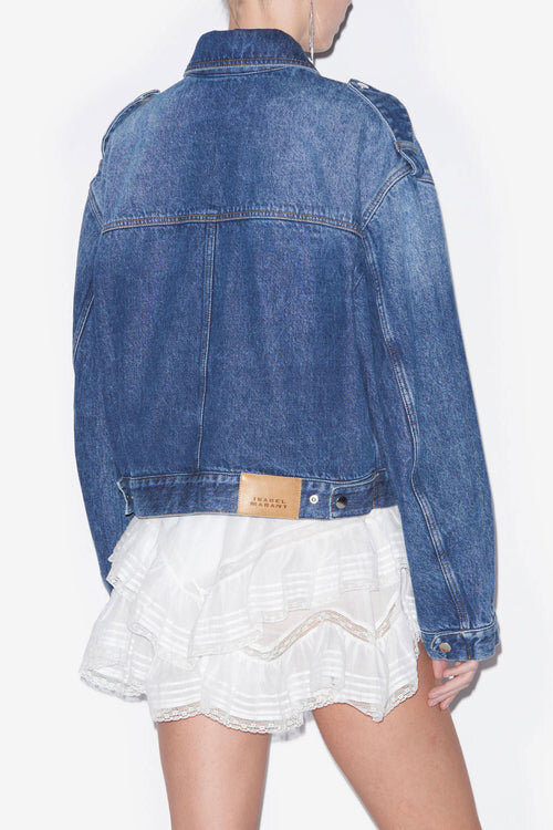 Julie kort jakke i ensfarvet denim i arbejdsstilsstil Julie kort jakke i ensfarvet denim i arbejdsstilsstil