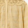 Polly bomuldsbluse med blomsterblonder